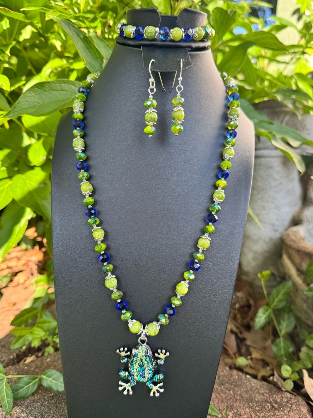 FROG! Jade & Glass Necklace, Bracelet & Earring Set - Little More Green